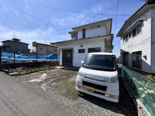 八戸市大字新井田字立石沢の外観|【リフォーム前】外観写真です。