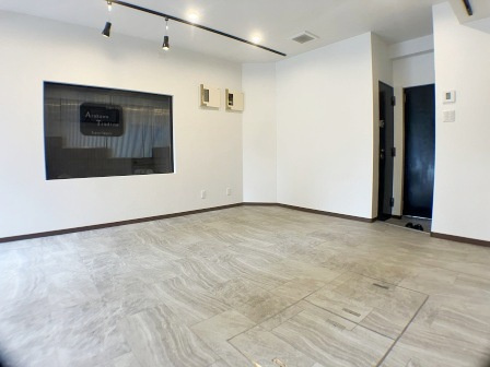 荒川ビルの居間・リビング