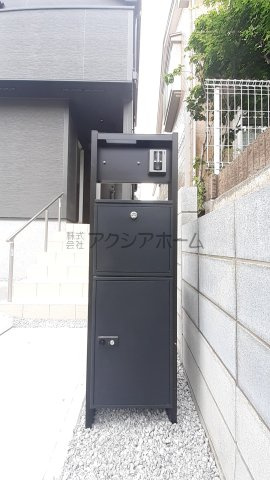 狭山市水野・全2棟　新築一戸建　2号棟　～駐車並列2台可～の設備|郵便ポスト