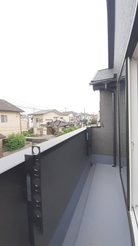 狭山市水野・全2棟　新築一戸建　2号棟　～駐車並列2台可～のバルコニー