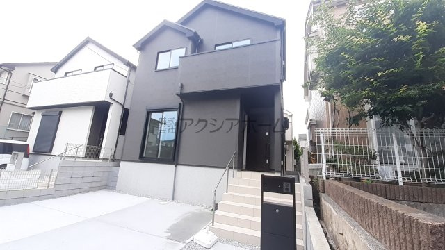 狭山市水野・全2棟　新築一戸建　2号棟　～駐車並列2台可～の外観