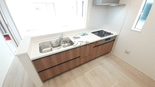 狭山市水野・全2棟　新築一戸建　2号棟　～駐車並列2台可～のキッチン|ご家族やお客様との会話も楽しめる対面キッチン