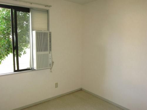 フレグランス南多田の洋室|洋室は５．５帖と６帖の２部屋にあります◇