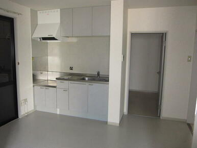 フレグランス南多田のキッチン|オープンタイプのキッチンを設置しています＊