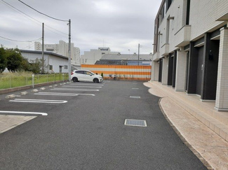 【駐車場】