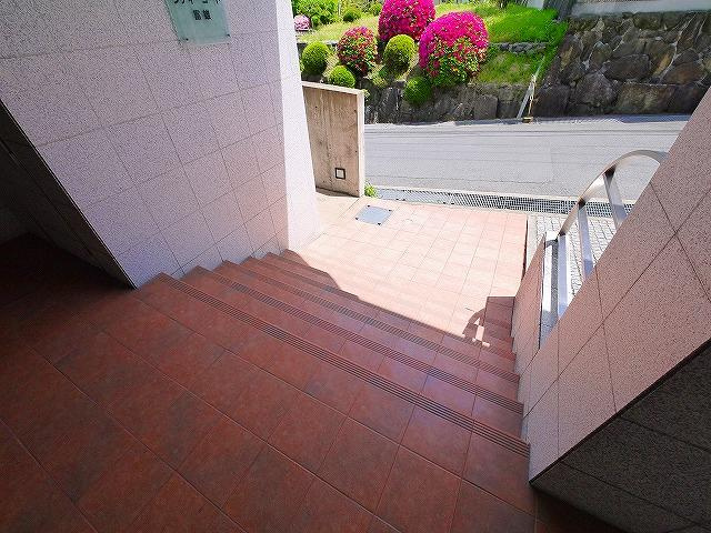 シティーコート富雄のエントランス|建物の内部です