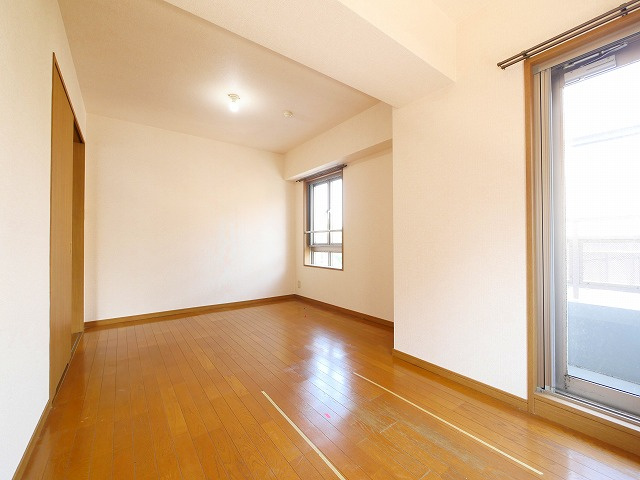 シティーコート富雄の洋室|きれいな洋室です