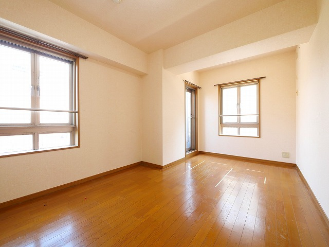 シティーコート富雄の洋室|落ち着いた色調の洋室です