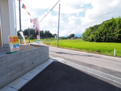 【前面道路含む現地写真】 | Cradle garden　本宮市青田第１　７号棟