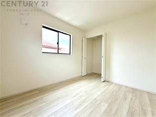 リラックスできるプライベート空間で、快適な睡眠をサポート。個人の好みに合わせたインテリアや寝具で心地良さを追求。プライベートな時間を過ごし、リフレッシュする場所におすすめです。