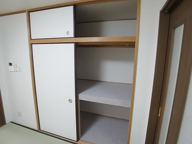 神戸市長田区東尻池町７丁目の一戸建ての収納|押入れも広々して使いやすいです