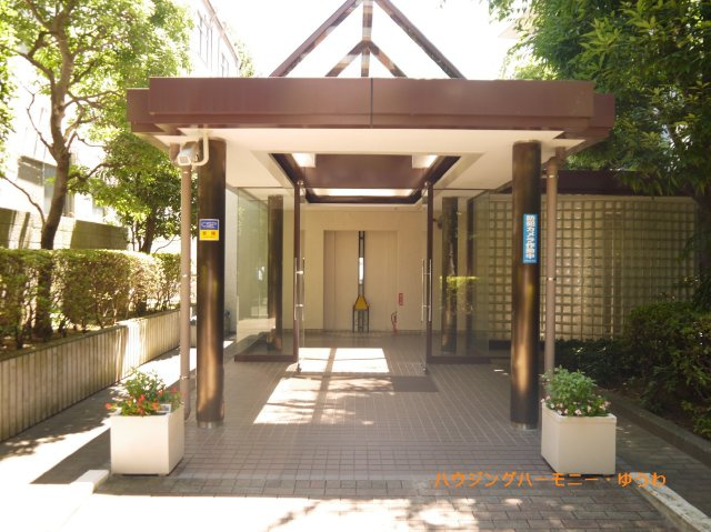 【エントランス】 | 成増ハウス | コミュニティスペースも完備した広々エントランス。