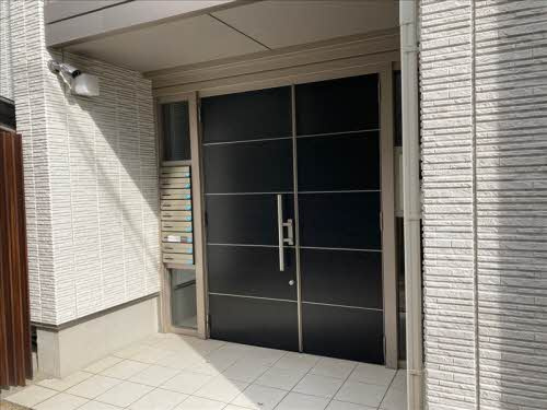 メゾンエリタージュのエントランス