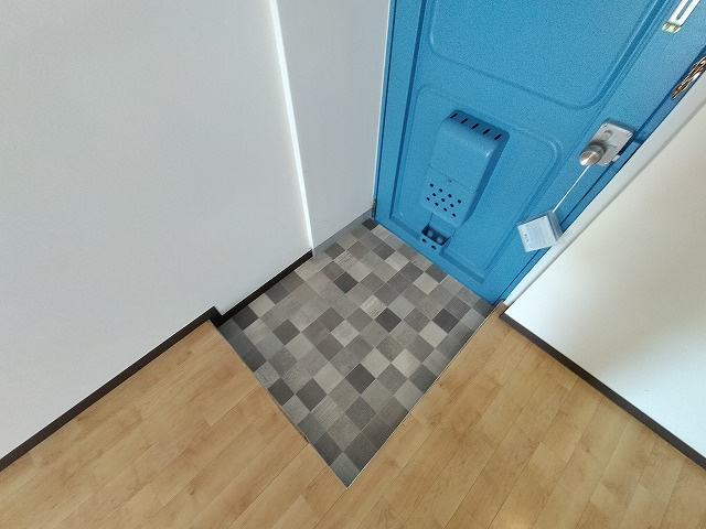 神戸市北区鈴蘭台西町１丁目の賃貸マンションの玄関