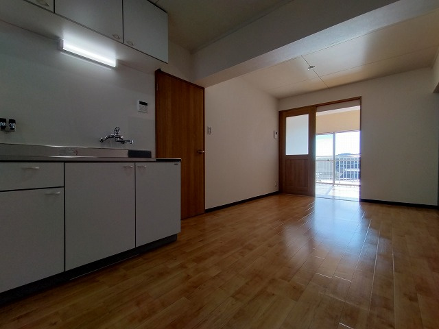 神戸市北区鈴蘭台西町１丁目の賃貸マンションの居間・リビング