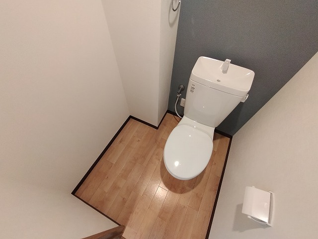 神戸市北区鈴蘭台西町１丁目の賃貸マンションのトイレ