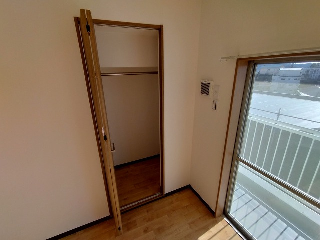 神戸市北区鈴蘭台西町１丁目の賃貸マンションの収納