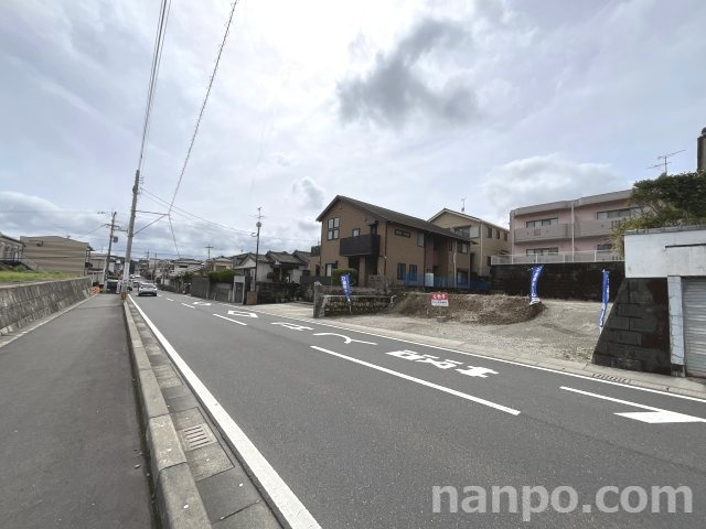 【前面道路含む現地写真】
