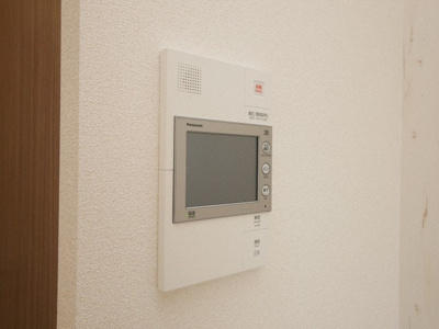 【セキュリティ】 | プレサンス大国町アドロッソ | モニター付きインターホンです