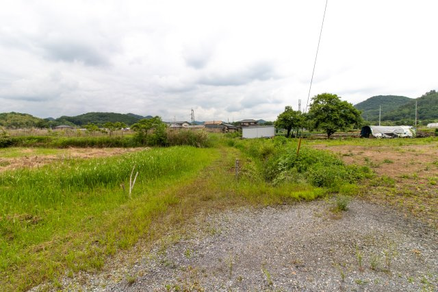 足利市菅田町の売地の前面道路含む現地写真