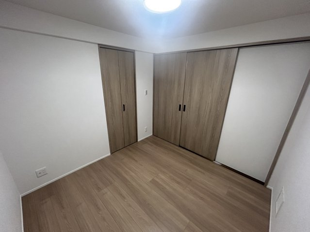 【洋室】エクレール足立 