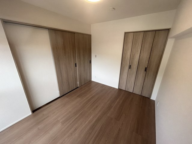 【洋室】エクレール足立 