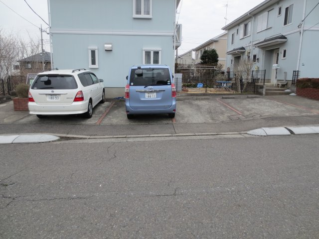 ガーデンホームズDの駐車場