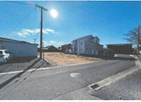 ●鈴鹿市若松中2丁目 売土地の前面道路含む現地写真