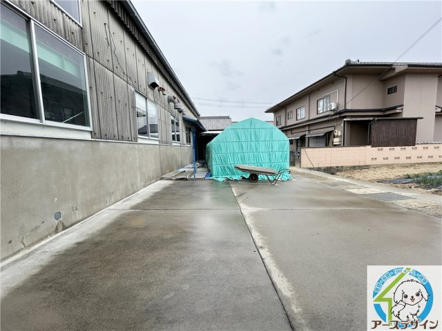 岩岡町野中貸倉庫のその他