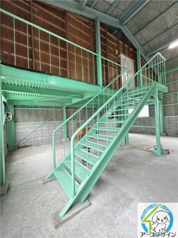 岩岡町野中貸倉庫の内装