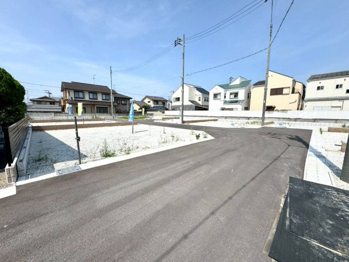 全10区画の分譲地。自由設計可能です！それぞれのご家族に合った理想のマイホームをご提案させていただきます。土地の広さについても約28坪～約40坪と幅広く、ご要望に沿った間取りを実現していただけます。