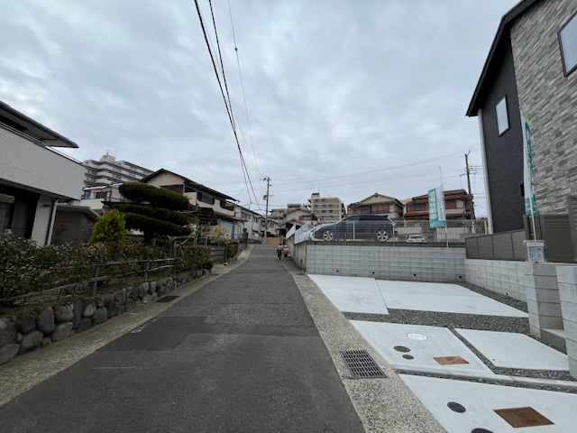 【前面道路含む現地写真】の画像