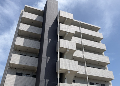 【構造・工法・仕様】 | イアース八王子 | ＳＲＣ造は強度や耐震性の面でもRC造と比べて優れています。そのため、10階建以上の高層または超高層マンションなどの建築にも多く採用されています。柱や梁などのサイズが小さくても高い耐震性を確保できます。