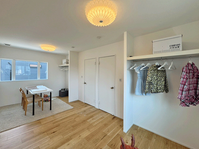 【先着1棟！モデルハウス】鶴ケ谷東４丁目の洋室|ライフスタイルの変化に対応できる間仕切り可能な洋室！収納もしっかり確保されております◎