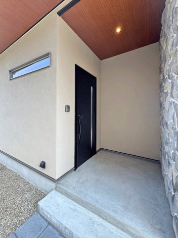 【先着1棟！モデルハウス】鶴ケ谷東４丁目の玄関