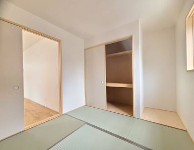 【内観：施工例】 | 神戸市垂水区神陵台７丁目　新築戸建　２区画 | 同社同仕様和室写真です。