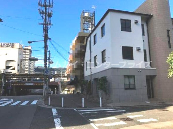 上宮川テナントビルの外観