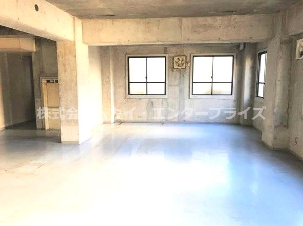 上宮川テナントビルの内装