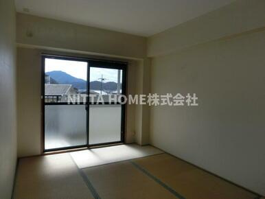 レジデンス氷上の和室|６帖の和室です＊