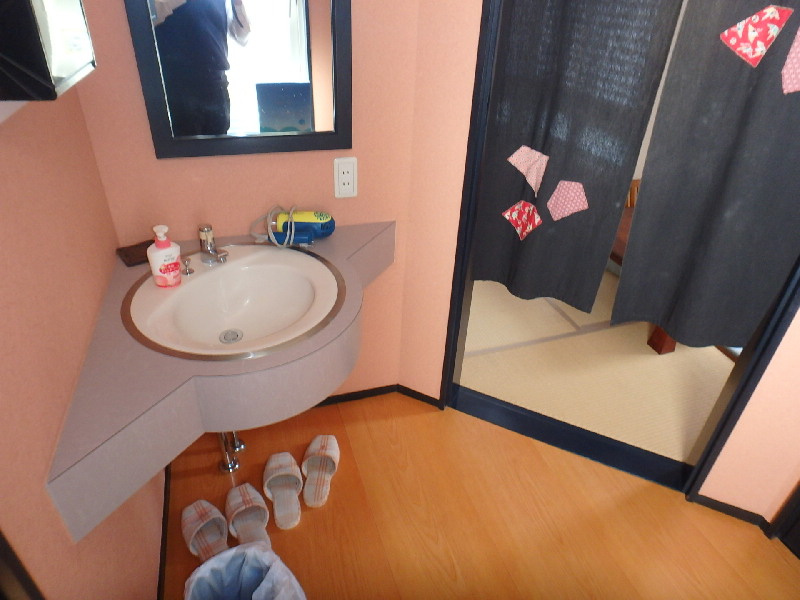 S1713Z　碁石が浜分譲地売ペンションの独立洗面台