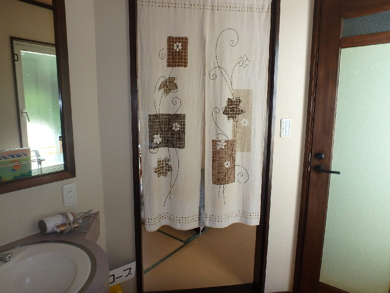 S1713Z　碁石が浜分譲地売ペンションの独立洗面台