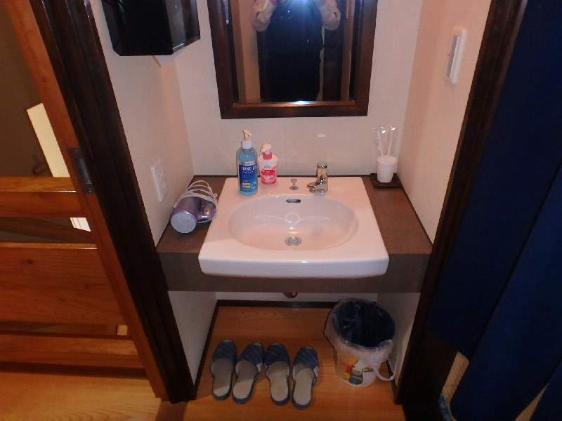 S1713Z　碁石が浜分譲地売ペンションの独立洗面台