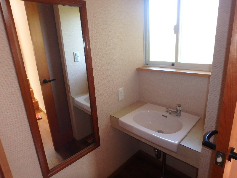 S1713Z　碁石が浜分譲地売ペンションの独立洗面台