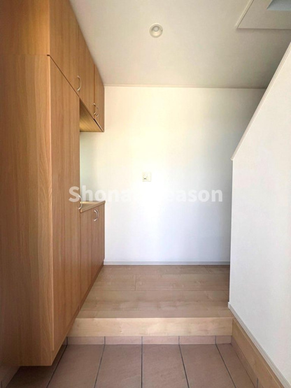 【玄関】 | ご家族の履物もしっかり片付く、大容量のシューズBOXを完備◎