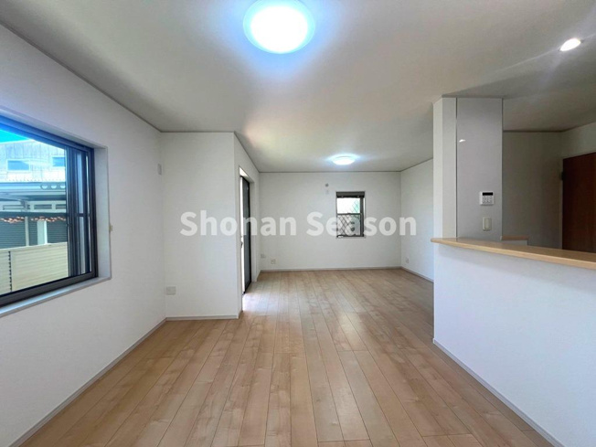 【居間・リビング】 | ご家族と会話が弾む対面キッチン！コミュニケーション良好の間取り♪