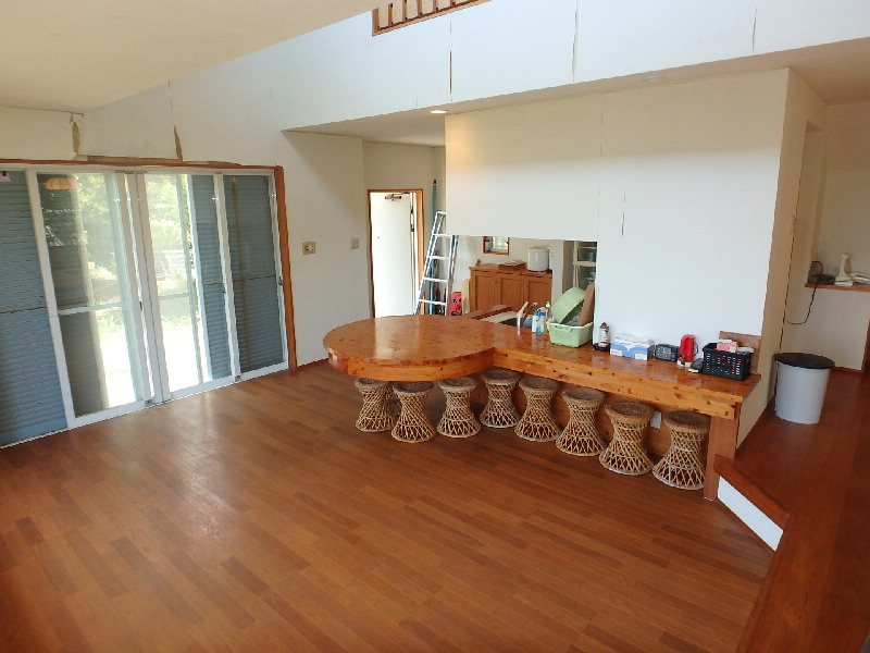 S1716H 碁石が浜分譲地中古住宅の居間・リビング