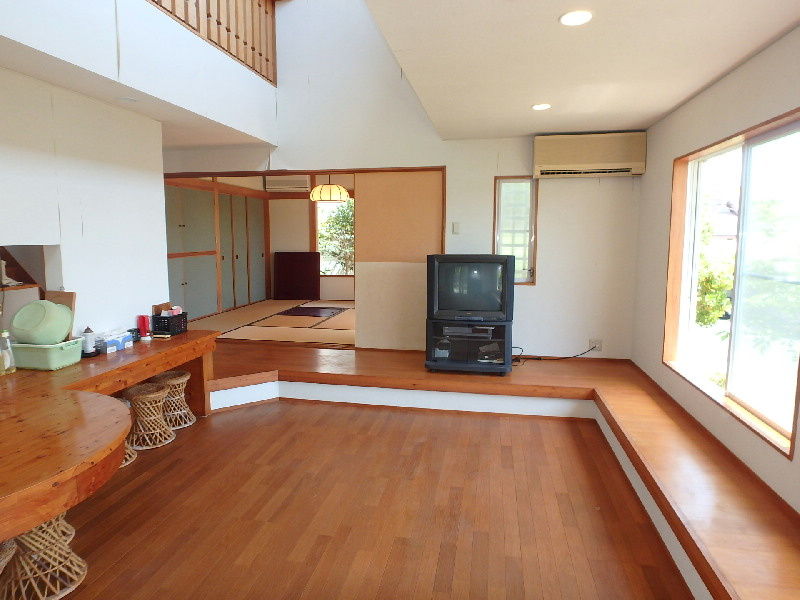 S1716H 碁石が浜分譲地中古住宅の居間・リビング