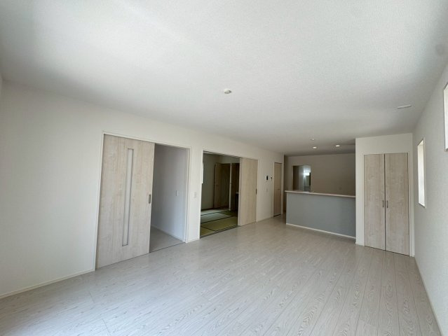 【居間・リビング】の画像