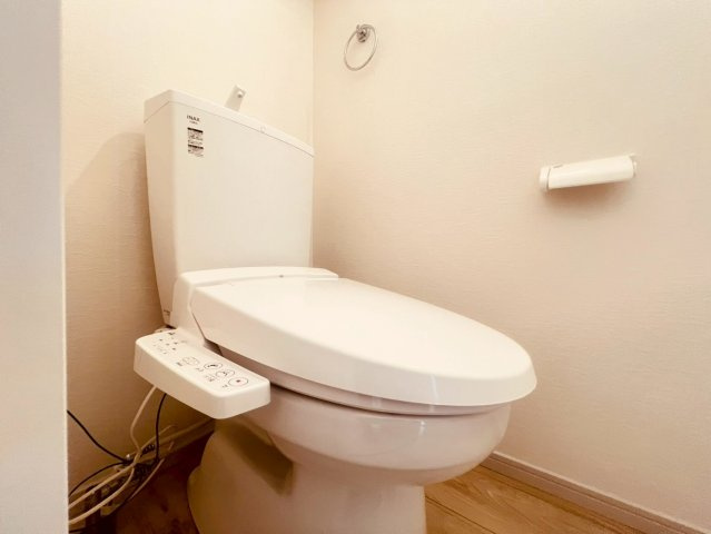 【トイレ】 | 練馬区貫井３丁目　新築戸建て　１号棟 | 清潔感あふれ、日常のちょっとした時間も快適に過ごせる空間