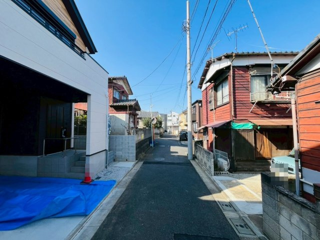 【前面道路含む現地写真】 | 練馬区貫井３丁目　新築戸建て　１号棟 | 駅チカながら穏やかな時間が流れる低層住宅街の一角です